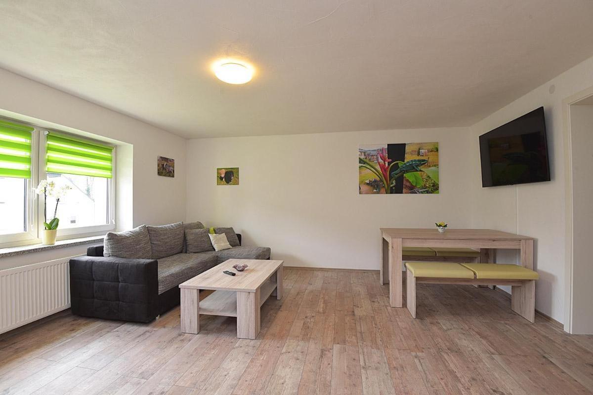 Gasthaus Und Hotel Peterhaensel Spechtsbrunn Habitación foto